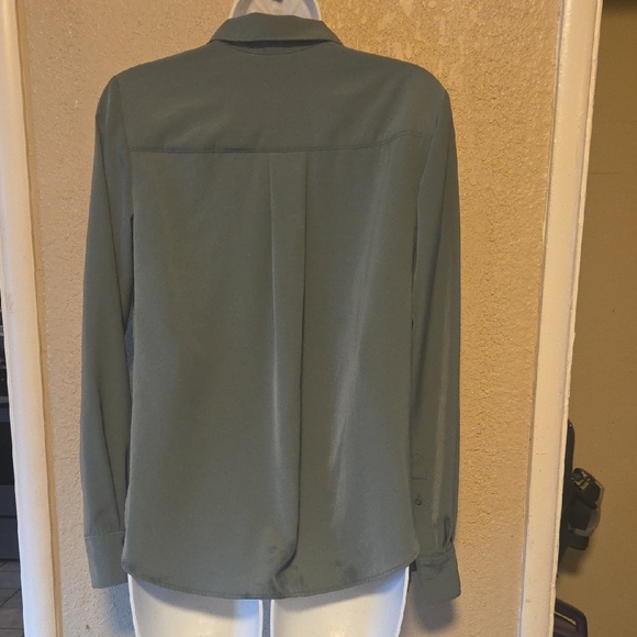 H&M Green Button-Up Blouse - Picture 2 of 6